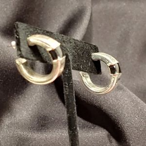 🌸4/$25🌸 - Silver and Black Earrings